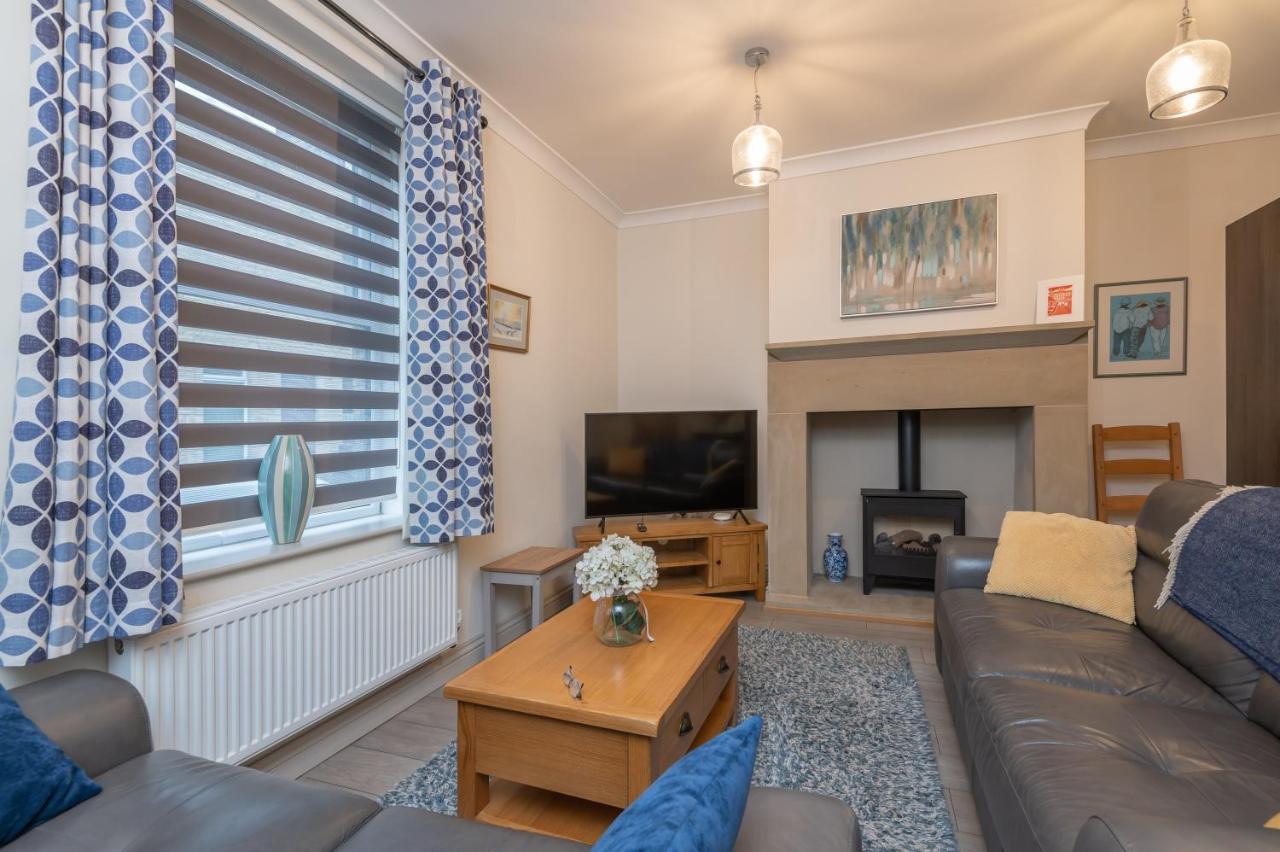 Sleeps 6 4 Bedrooms 2 Minute Walk To The Square Hosted Happy Valley Cast Hebden Bridge Exterior photo