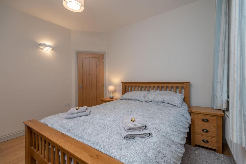 Sleeps 6 4 Bedrooms 2 Minute Walk To The Square Hosted Happy Valley Cast Hebden Bridge Exterior photo